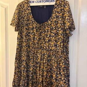 Vici Navy Daisy Print Flutter Sleeve Blouse